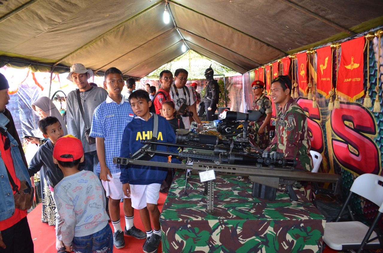 HUT TNI KE-74, Warga Serbu Pameran Alutsista Kodam IV/Diponegoro